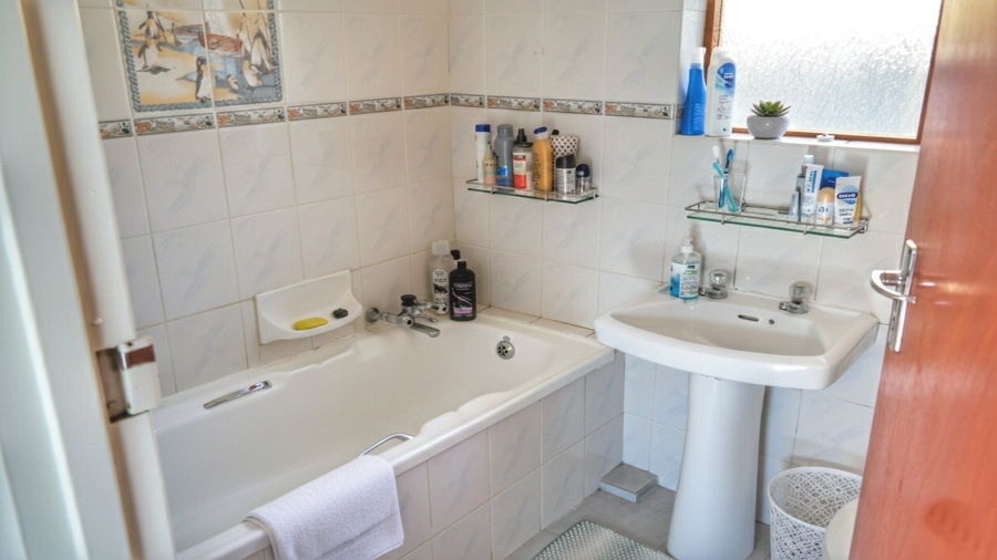 3 Bedroom Property for Sale in Arbeidslus Western Cape